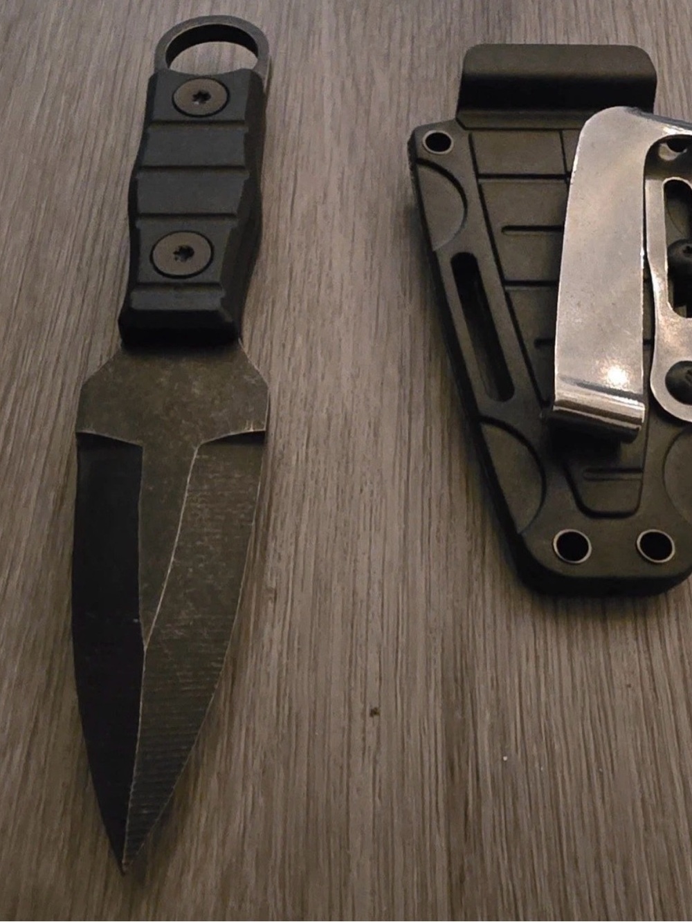 V-Dagger Stonewash With Plastic Sheath